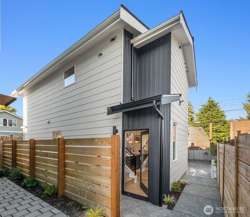 8016 24th Ave Nw, Seattle, WA, 98117-4437 | Card Image