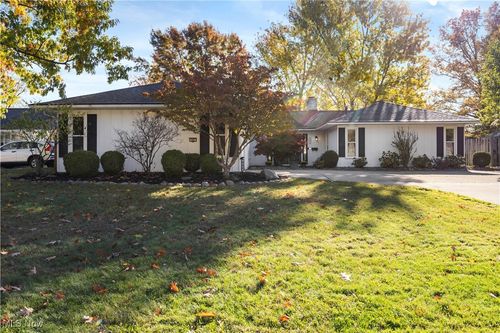 455 Woodridge Cir, Berea, OH, 44017-2227 | Card Image