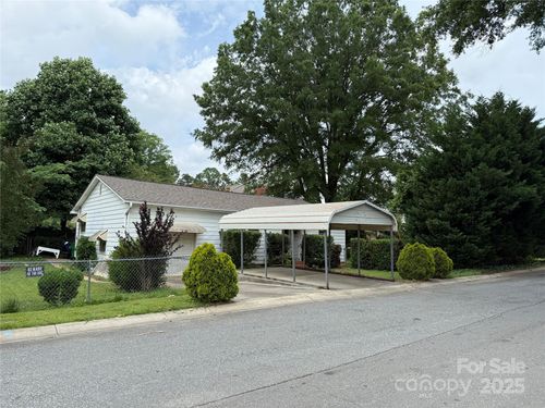 3500 Blessing St, Charlotte, NC, 28208-4877 | Card Image