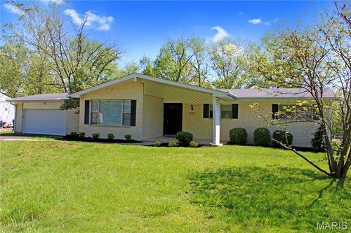 222 Pleasant Grove Ave, Ballwin, MO, 63011-3320 | Card Image
