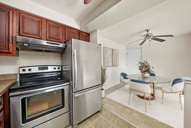 APT-9 - 303 E Plainfield Rd, Condo with 2 bedrooms, 1 bathrooms and 1 parking in La Grange IL | Image 7