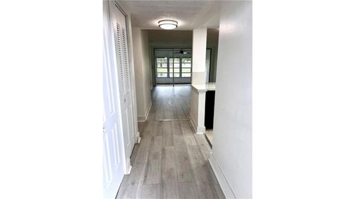 102-6001 Nw 61st Ave, Tamarac, FL, 33319-6280 | Card Image