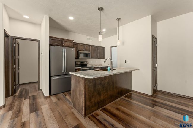 4418 E Whisper Ridge Pl, Townhouse with 2 bedrooms, 2 bathrooms and null parking in Sioux Falls SD | Image 4