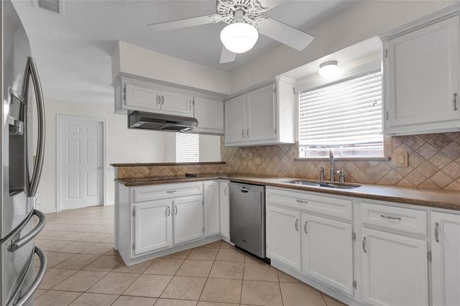 2010 Oceanview Dr, House other with 3 bedrooms, 2 bathrooms and 2 parking in Seabrook TX | Image 8