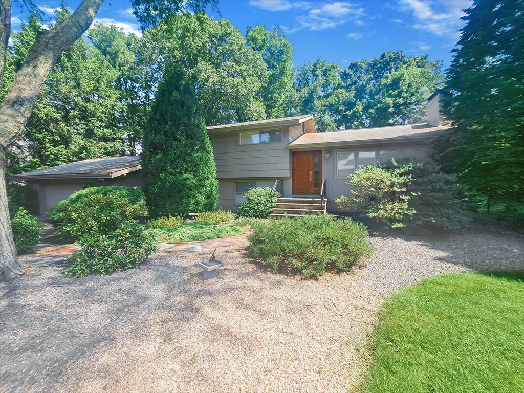 Tyler Rd, Lexington, MA 02420