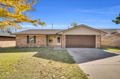 221 N Edgefield Rd, Waxahachie, TX, 75165-4153 | Card Image