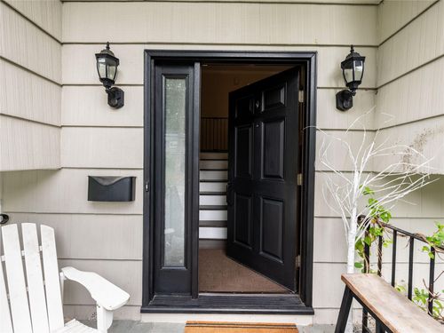 139 Cow Neck Rd, Port Washington, NY, 11050-1143 | Card Image