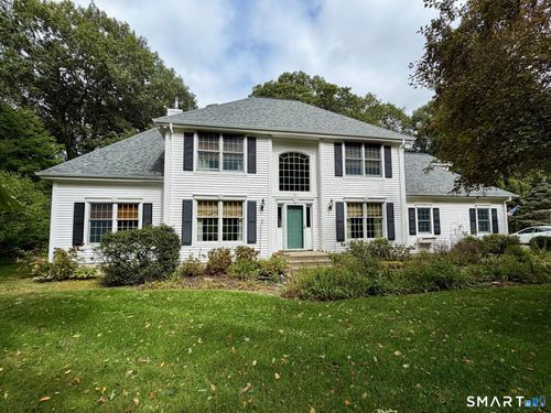 31 Paula Ln, Waterford, CT, 06385-1521 | Card Image