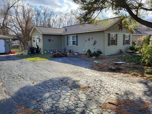 110 Cedar Dr, Walkerton, IN, 46574-9595 | Card Image