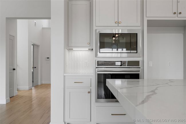 2038 E 129 Th St S, House other with 3 bedrooms, 3 bathrooms and null parking in Jenks OK | Image 22