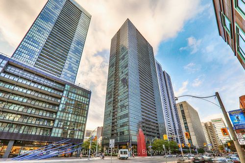 803-110 Charles St E, Toronto, ON, M4Y1T5 | Card Image