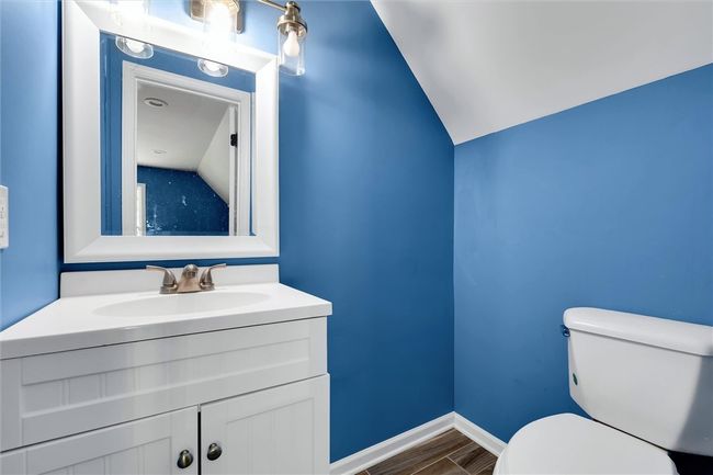 1/2 bath, upstairs | Image 27