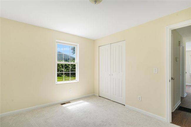 208 W View Rd, House other with 4 bedrooms, 3 bathrooms and 4 parking in Middletown RI | Image 7