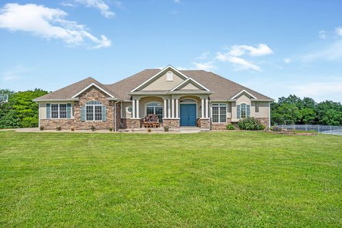 17153 Buck Run Ct, Boonville, MO, 65233-3654 | Card Image