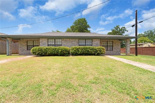 307/309 W 2nd Street, Lampasas, TX, 76550 | Card Image