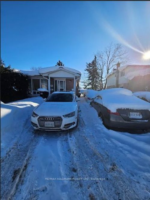 88 B Bernick Dr, Barrie, ON, L4M2V6 | Card Image