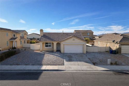 11807 Desert Glen St, Adelanto, CA, 92301-4586 | Card Image