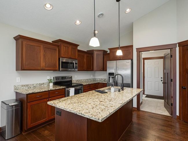20867 Hardwood Rd N Forest Lake MN 55025 USA-015-028-Kitchen-MLS_Size.jpg | Image 15