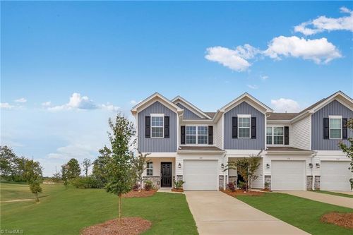 140 Plumtree Ct, King, NC, 27021 | Card Image