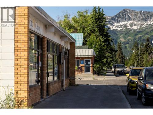 302 2nd Ave, Fernie, BC, V0B1M2 | Card Image