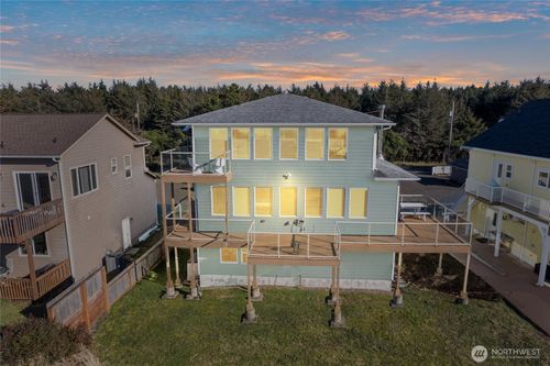 27 Ocean Ln, Copalis Beach, WA, 98535-1231 | Card Image