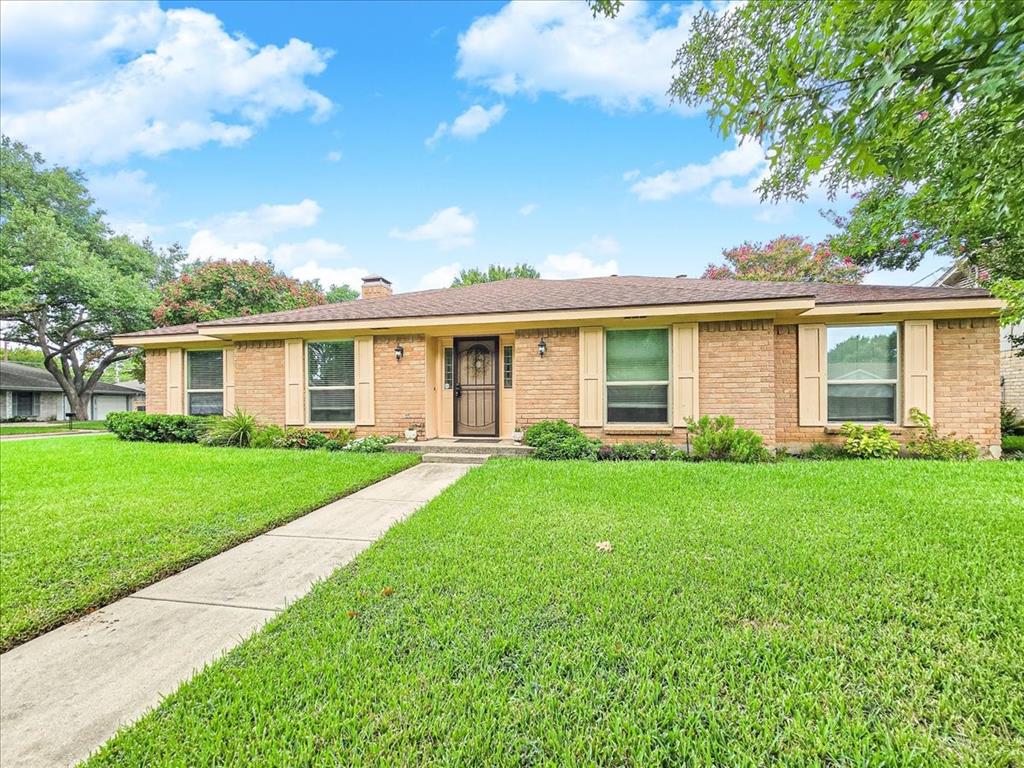 Byron Ln, Arlington, TX 76012