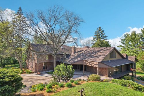 9008 Far View Rd, Mazomanie, WI, 53560-9722 | Card Image