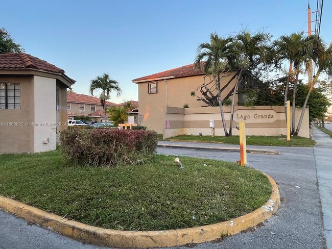 24 - 6375 W 27 Th Way, Condo with 2 bedrooms, 2 bathrooms and null parking in Hialeah FL | Image 19