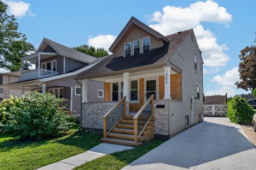 761 Columbia Rd, Berkley, MI, 48072-1960 | Card Image