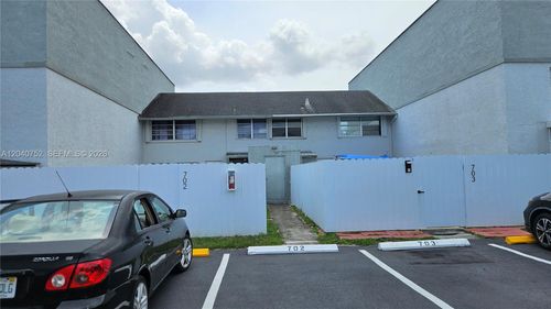 702-8460 Sw 156th Pl, Miami, FL, 33193-1272 | Card Image