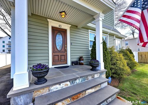 40 Yale St, Stratford, CT, 06615-6362 | Card Image