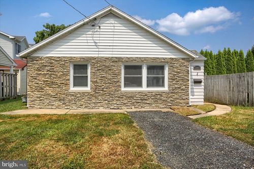 209 11th St, NEW CUMBERLAND, PA, 17070-1618 | Card Image