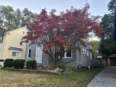 2315 Berdan Avenue, House other with 3 bedrooms, 1 bathrooms and 1 parking in Toledo OH | Image 2