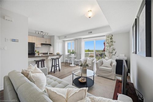 207-7 Cityview Dr S, Guelph, ON, N1E0R1 | Card Image