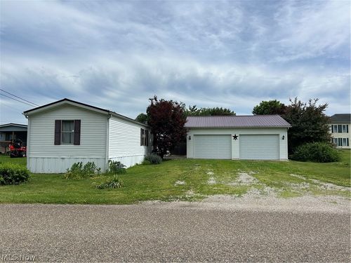 39 N Canal Street, Frazeysburg, OH, 43822 | Card Image