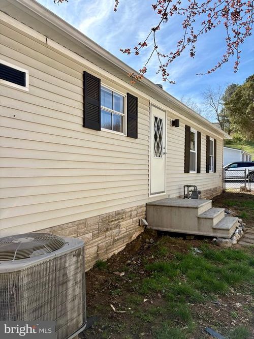 12021 Heather Dr, HAGERSTOWN, MD, 21740-1910 | Card Image