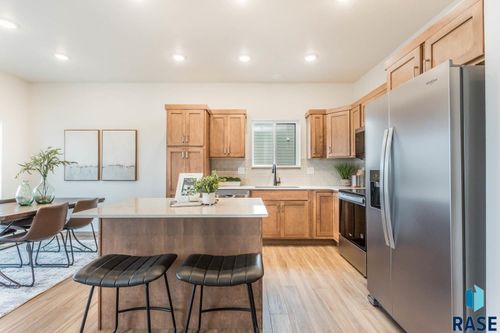 9109 W Counsel St Street, Sioux Falls, SD, 57106 | Card Image