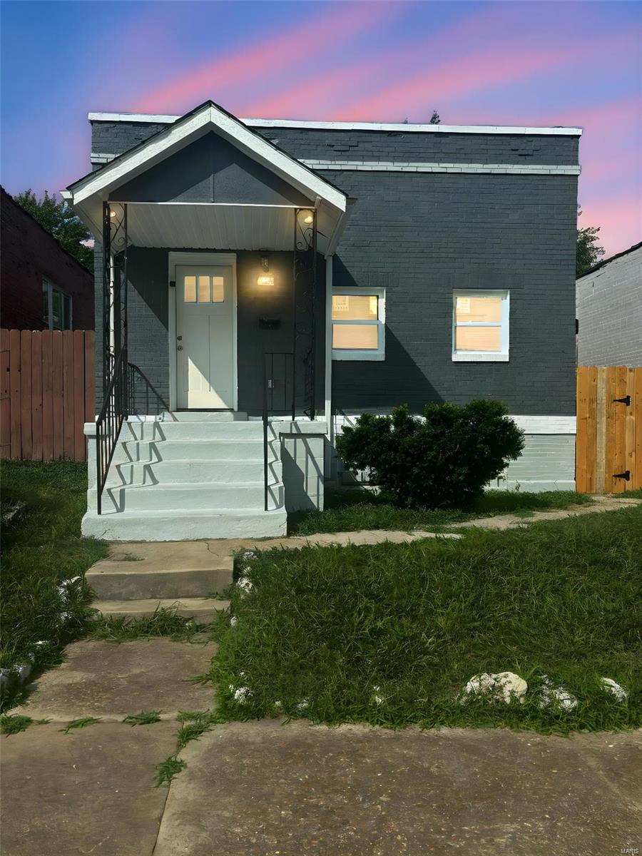 Elmbank Ave, Saint Louis, MO 63115