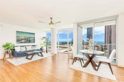 1205-555 South St, Honolulu, HI, 96813-5045 | Card Image