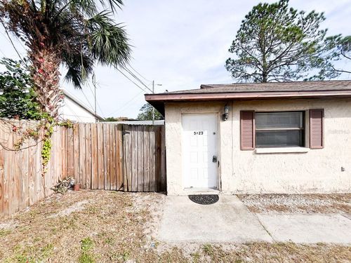 5723 Silver Spur Dr, HOLIDAY, FL, 34690-6465 | Card Image
