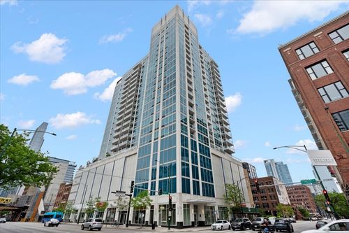 1210-757 Orleans St, Chicago, IL, 60654-3523 | Card Image
