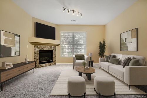 102-4045 S Crystal Cir, Aurora, CO, 80014-7140 | Card Image
