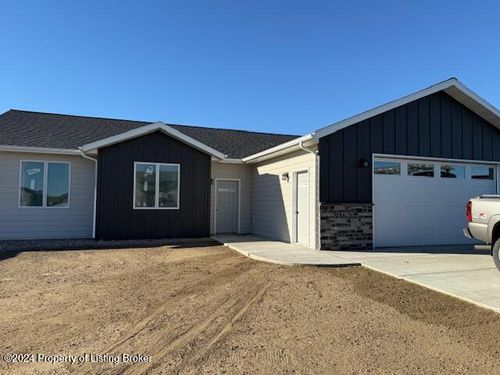 1965 1st Avenue E, Dickinson, ND, 58601 | Card Image