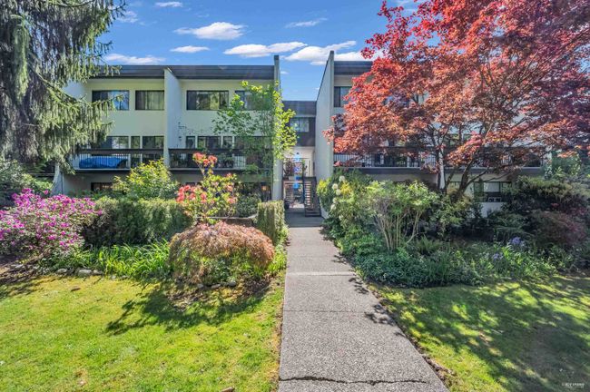 3 - 7313 Montecito Drive, Townhouse with 2 bedrooms, 1 bathrooms and 2 parking in Burnaby BC | Image 1
