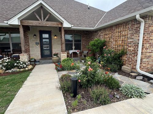 365 Nw Mountain Lake Crst, Lawton, OK, 73507-8000 | Card Image