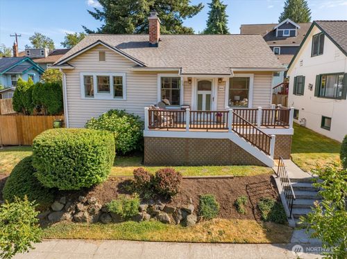 6806 Woodlawn Ave Ne, Seattle, WA, 98115-5420 | Card Image