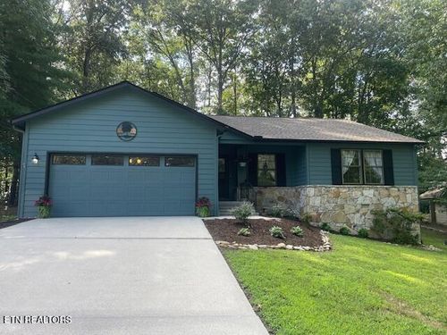 111 Canterbury Dr, Crossville, TN, 38558-7096 | Card Image