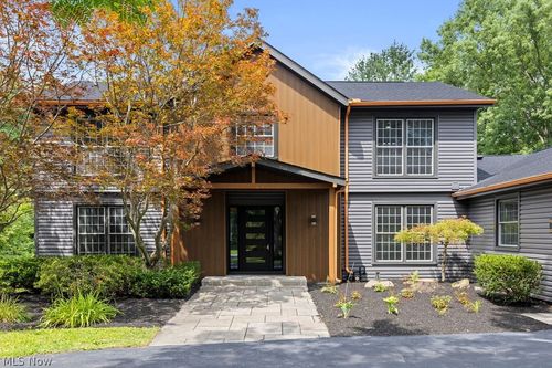 17128 Northbrook Trl, Chagrin Falls, OH, 44023-5626 | Card Image