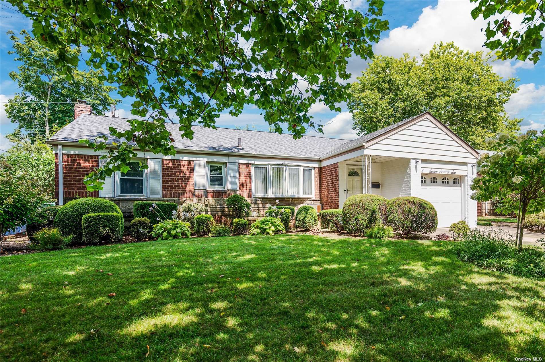 Palmetto Dr, Franklin Square, NY 11010