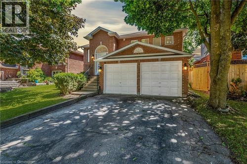 95 General Dr, Kitchener, ON, N2K3S7 | Card Image
